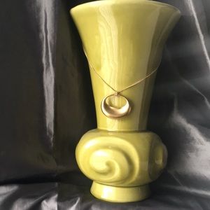 Like NEW!  Gold necklace